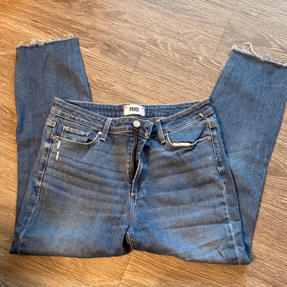 PAIGE hoxton ankle Jeans in Medium Blue Wash. Size 30